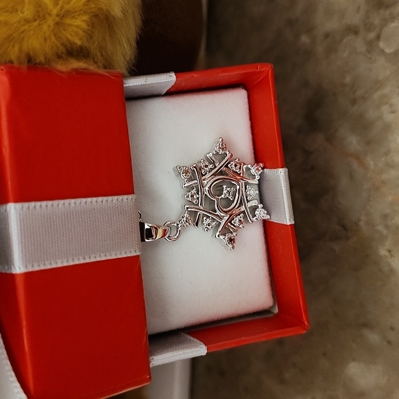 Holly the Diamond Bearing Christmas Bear - The DANBURY MINT  The diamond bearing Christmas bear by Danbury mint